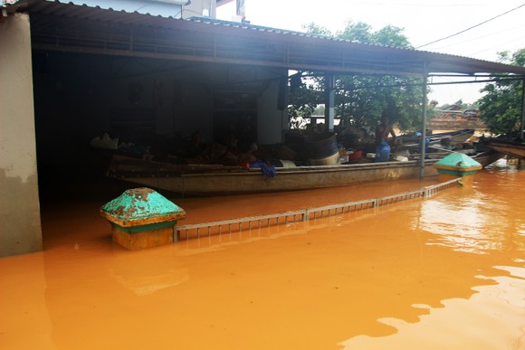 Quảng Trị nỗ lực tìm kiếm 11 người bị lũ cuốn mất tích ảnh 18