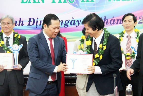 Bình Định tôn vinh 32 "hạt giống đỏ" về khoa học, công nghệ ảnh 4