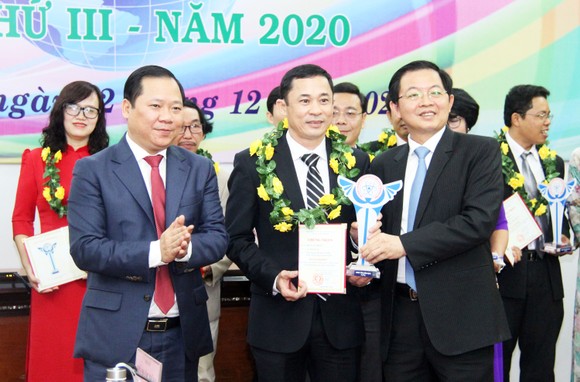 Bình Định tôn vinh 32 "hạt giống đỏ" về khoa học, công nghệ ảnh 1