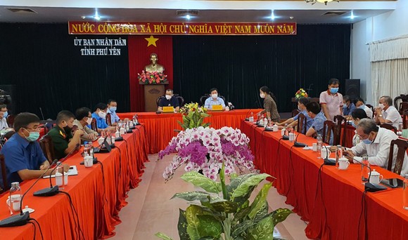 Phú Yên phong tỏa bệnh viện, phòng khám liên quan đến bệnh nhân mắc Covid-19 ảnh 1