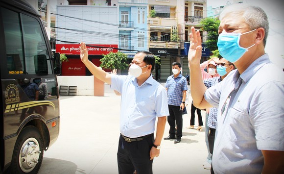 Bình Định tiếp tục tăng cường y bác sĩ vào TPHCM tham gia chống dịch ảnh 6