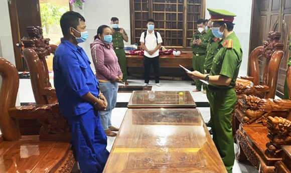 Phú Yên: Bắt thêm 2 đối tượng phá trắng rừng ở huyện Sơn Hòa ảnh 1
