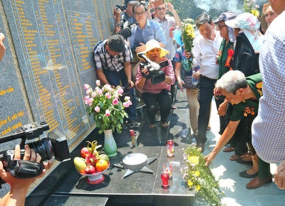 Khánh thành Bia lưu niệm Văn phòng Khu ủy Khu V ảnh 4