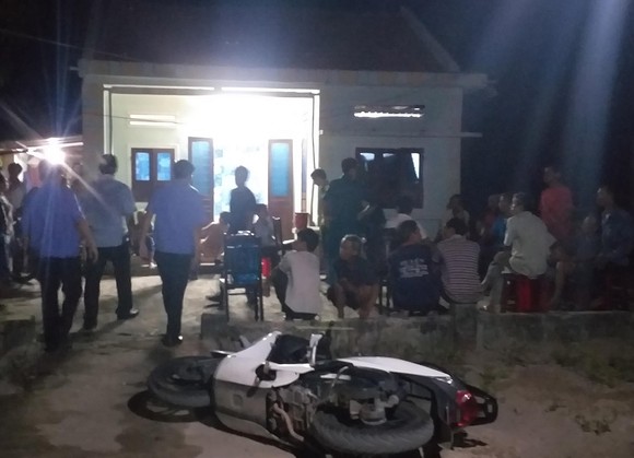 Quảng Nam, cha chết, 2 con nguy kịch chưa rõ nguyên nhân ảnh 1