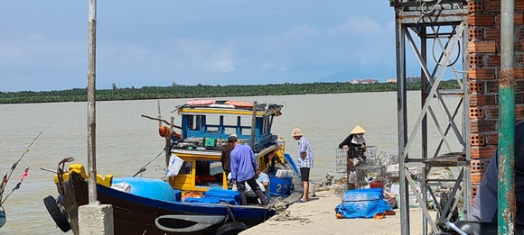 Học sinh Quảng Nam nghỉ học để phòng tránh bão số 9 ảnh 1