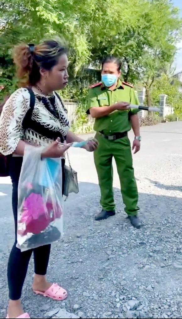Tiền Giang: Một phụ nữ không khai báo y tế, chống người thi hành công vụ ảnh 1