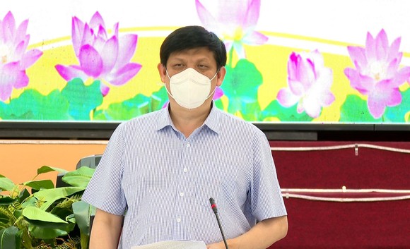 Bộ trưởng Bộ Y tế kiểm tra phòng chống dịch Covid-19 tại Long An ảnh 1