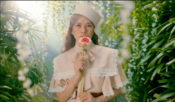 MV mới của Mỹ Tâm lọt Top 9 YouTube sau 12 giờ ra mắt ảnh 1