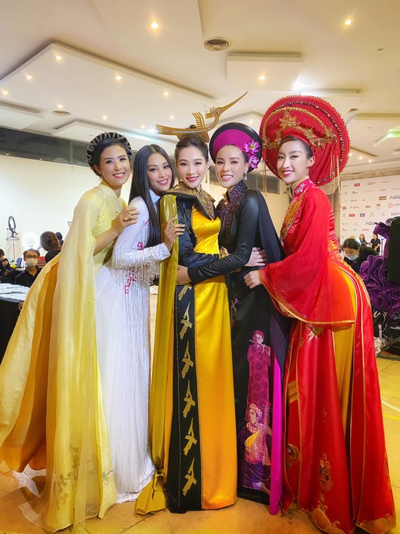 Dàn hoa hậu, á hậu của “Thập kỷ hương sắc” hội tụ ảnh 1