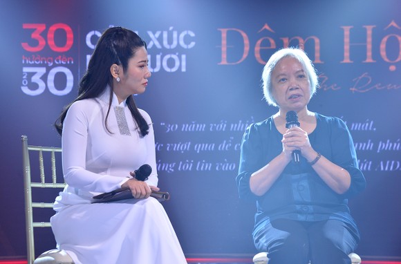 Đông đảo nghệ sĩ đồng hành đêm hội ngộ 'Cảm xúc 30 năm' ảnh 10
