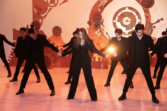 Mỹ Tâm phát hành MV nhạc dance 'Hào quang' ảnh 2
