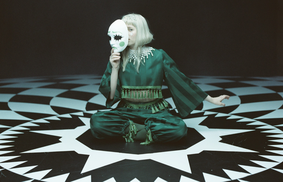 Aurora trở lại cùng 'Cure for me' ảnh 1