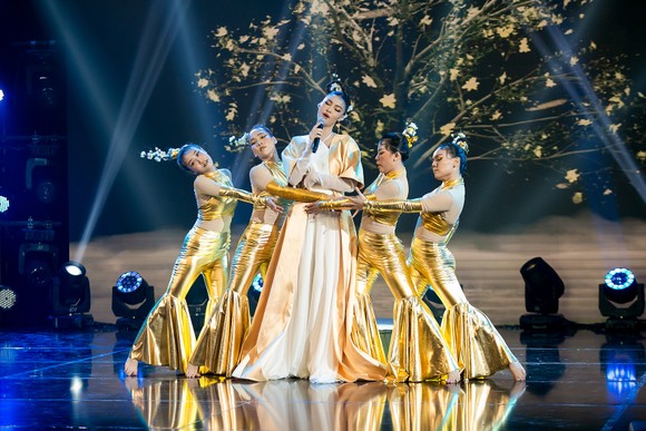 JSol và Khắc Hưng làm mới bản hit Làn Sóng Xanh, Kiều Loan "bứt phá" tại The Heroes ảnh 4