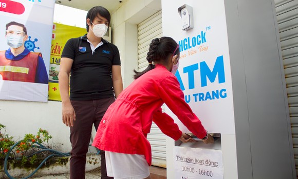 'ATM' khẩu trang miễn phí ảnh 1