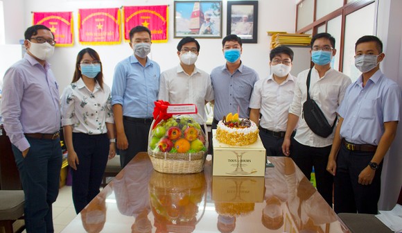 Khối báo chí, xuất bản đến chúc mừng 13 năm thành lập Đoàn Khối Dân Chính Đảng TPHCM ảnh 1