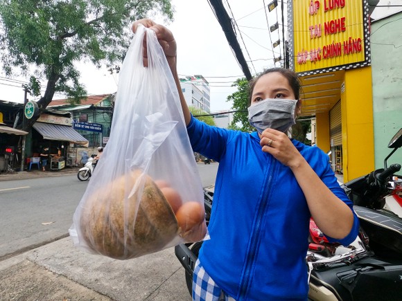 'Tủ lạnh cộng đồng' cho thực phẩm mang về nấu ảnh 6