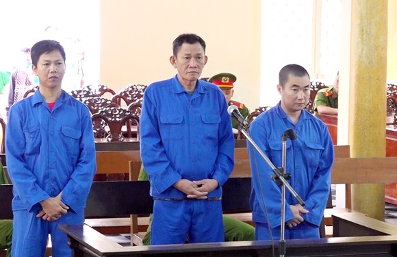 Hơn 8 năm tù cho 3 đối tượng đưa người xuất cảnh trái phép ảnh 1