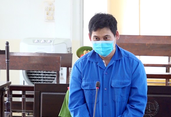 Lãnh 18 tháng tù về hành vi 'Tổ chức cho người khác nhập cảnh trái phép' ảnh 1