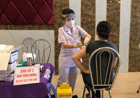 Ưu tiên tiêm vaccine cho 100% người dân ở đảo Phú Quốc ảnh 1