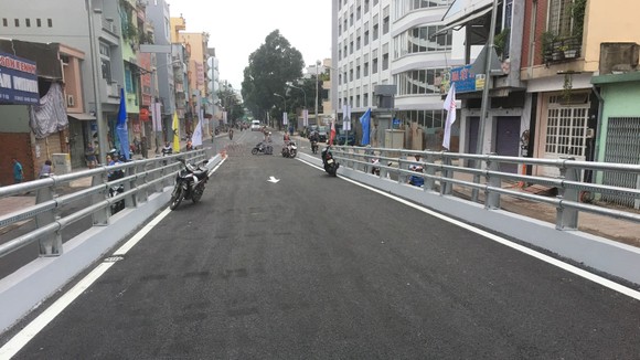 Thông xe toàn bộ cầu vượt chữ Y ngã sáu Gò Vấp ảnh 1