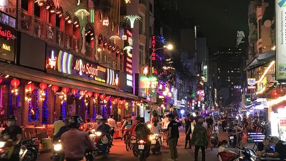 'Kinh tế đêm' là sản phẩm trọng tâm trong chiến lược phát triển du lịch TPHCM đến năm 2030 ảnh 2