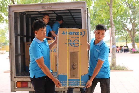 Asanzo tặng máy lọc nước cho trường học ảnh 1