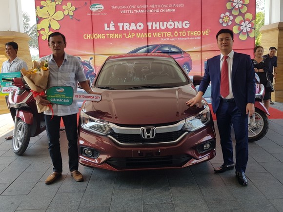Chương trình quay số trúng thưởng 'Lắp mạng Viettel-Ô tô theo về' đã tìm ra những chủ nhân may mắn ảnh 1