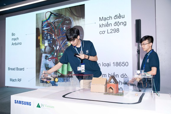 Trao giải Cuộc thi Cùng bạn Kiến tạo Tương lai – Solve For Tomorrow 2020 ảnh 1