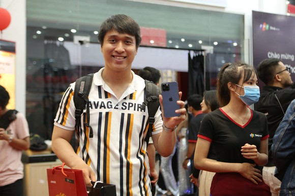 FPT Shop "lên kệ" 10.000 iPhone 12 Pro, 12 Pro Max ảnh 1