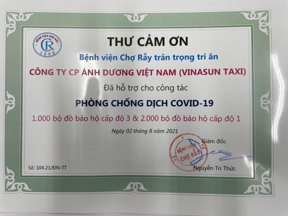 Vinasun Taxi hỗ trợ 250 xe taxi, 3.000 bộ đồ bảo hộ y tế nhằm phục vụ các bệnh viện và nhân viên tuyến đầu chống dịch ảnh 1