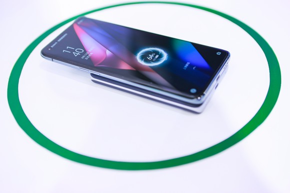 OPPO trình làng sạc nhanh không dây MagVOOC mới và công nghệ kết nối trong xe hơi ảnh 3