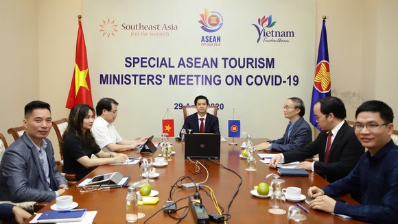 Tháng 4-2020, khách quốc tế đến Việt Nam giảm 98,2% so với cùng kỳ năm 2019 ảnh 2