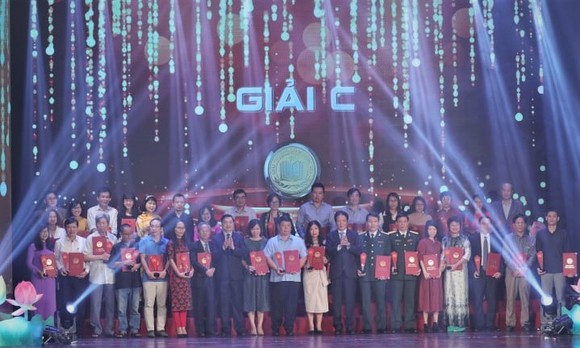 'Đoàn binh Tây Tiến' được trao giải A - Giải sách Quốc gia lần thứ 3 ảnh 4