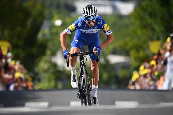 Tay đua Julian Alaphilippe vẫn là “Gã vô duyên” với Tour de France ảnh 1