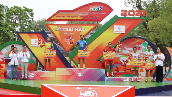 TPHCM thành công đưa Lê Nguyệt Minh thắng chặng mở màn cuộc đua xe đạp Cúp Truyền hình 2021 ảnh 2