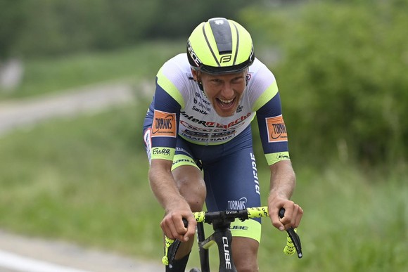 Giải xe đạp Giro d'Italia: Taco van der Hoorn có chiến thắng đầu tiên ở Grand Tour ảnh 2