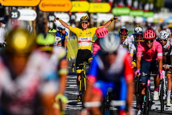 Tadej Pogacar quá mạnh lần thứ 2 lập hattrick giải xe đạp Tour de France ảnh 4