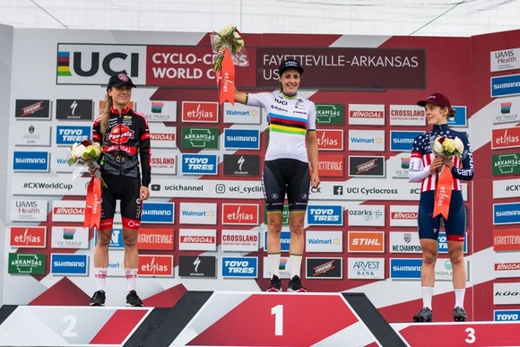 Lucinda Brand thắng kịch tính trong bùn lầy chặng UCI Cyclo-cross World Cup tại Mỹ ảnh 3