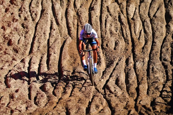 Denise Betsema chiến thắng chặng 4 chuỗi UCI Cyclo-Cross vươn lên đứng đầu bảng xếp hạng ảnh 2