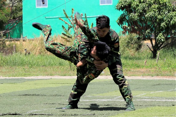 Xã đảo Thạnh An: Ra mắt Câu lạc bộ “Thanh niên bảo vệ chủ quyền an ninh biên giới biển, đảo” ảnh 2