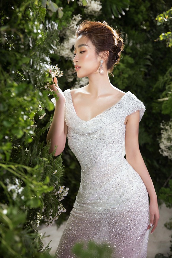 Nhà thiết kế Lê Thanh Hòa lần đầu ra mắt bộ sưu tập váy cưới ảnh 11