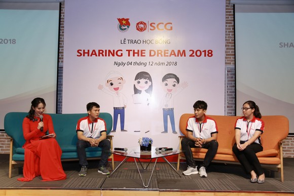 Học bổng “Chia sẻ ước mơ” đến với 20 sinh viên xuất sắc ở TPHCM, Đồng Nai và Bình Dương ảnh 1