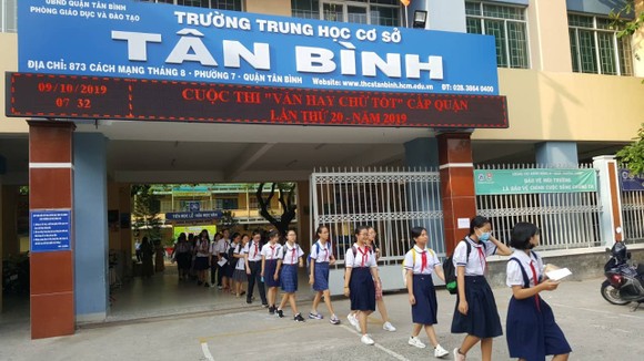 Nuôi dưỡng yêu thương thông qua đề Văn 'Văn hay chữ tốt' ảnh 1