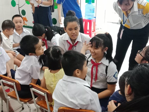 Nuôi dưỡng yêu thương thông qua đề Văn 'Văn hay chữ tốt' ảnh 5