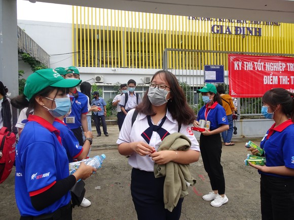 TPHCM: Thí sinh than khó với Lịch sử và Sinh học, thở phào với môn Địa lý và Giáo dục công dân ảnh 2