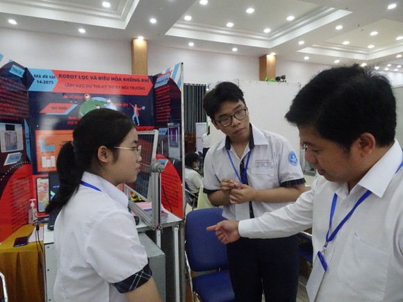 TPHCM: 50 đề tài nghiên cứu tham gia tranh tài tại cuộc thi Khoa học kỹ thuật cấp TP ảnh 3