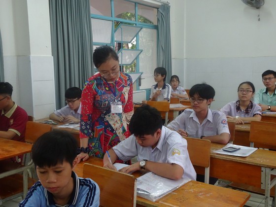 TPHCM: Kỳ thi tuyển sinh lớp 10 dù muộn vẫn nên tổ chức ảnh 1