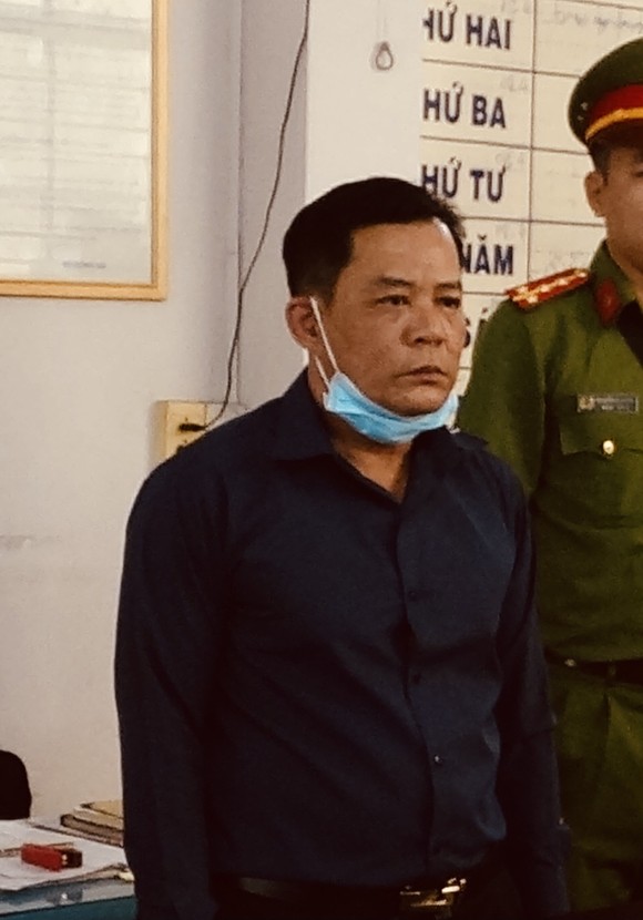 Giám đốc trộm sà lan bị bắt tạm giam ảnh 1