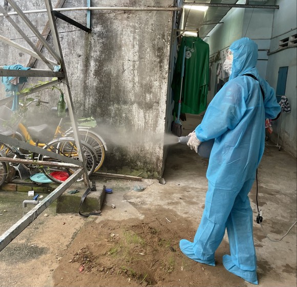 'Chuyến xe san sẻ yêu thương' đến với công nhân ảnh 3