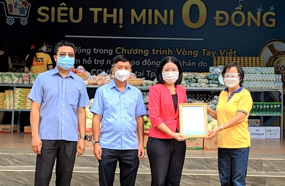 Đồng hành cùng gia đình chính sách, công nhân lao động trong dịch Covid-19 ảnh 1